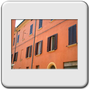Bologna, rosso Raffaello